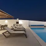 Altos Arbea 8b By Escape Playa Blanca (Lanzarote)