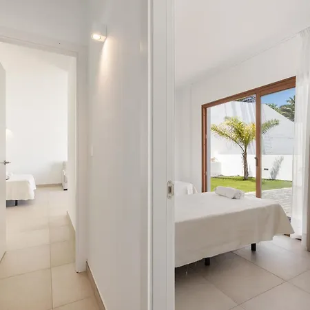 Altos Arbea 8b By Escape Playa Blanca (Lanzarote)